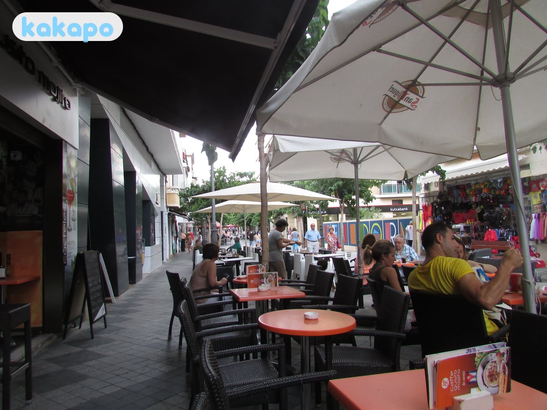 Gebiete — Levante, Poniente, die Altstadt in Benidorm, Spanien — Kakapo Reisesicherheits-Leitfaden