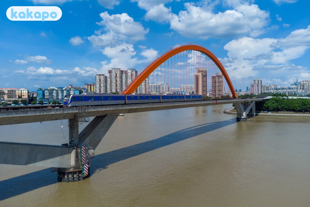 Transporte — Metro, HSR, el aeropuerto, Hong Kong in Guangzhou, China — Guía de seguridad de viajes Kakapo