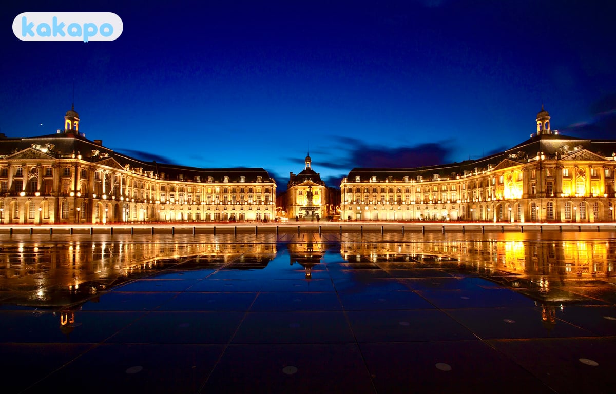 Chaleur estivale en Aquitaine in Bordeaux, France — Guide de sécurité voyage Kakapo