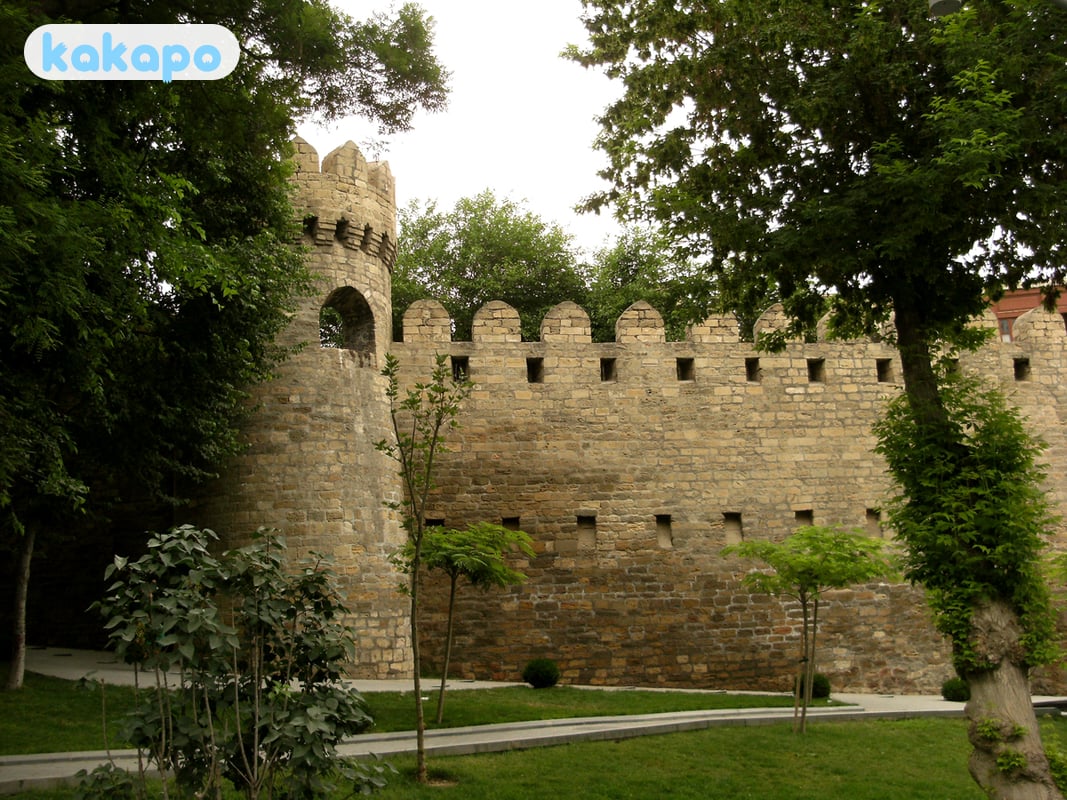 Neighbourhoods + day-trip targets in Baku, Azerbaijan — Kakapo travel safety guide