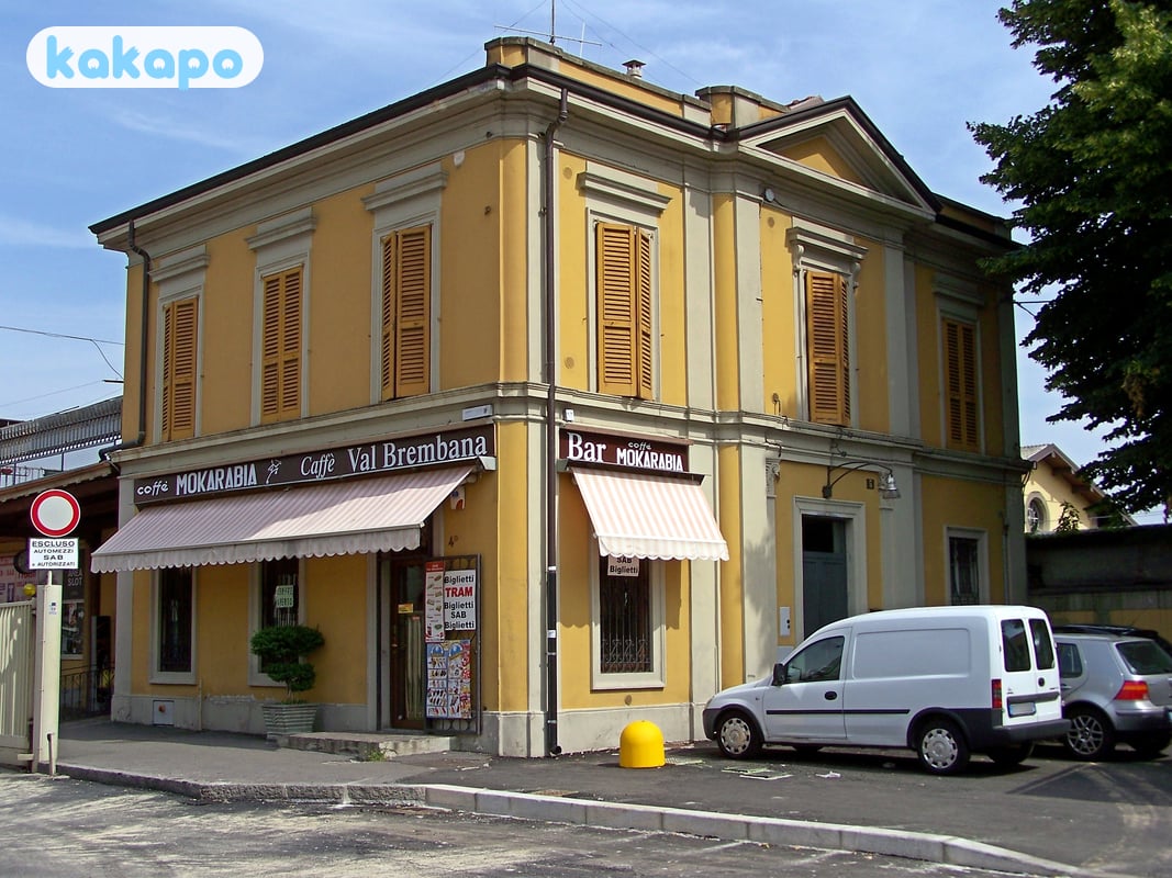 Trains, buses, money in Bergamo, Italy — Kakapo travel safety guide