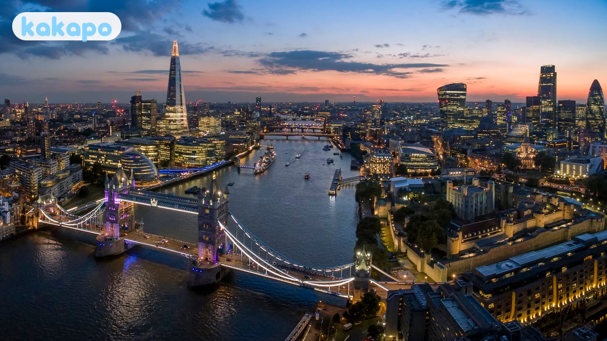 Phone snatching — the dominant tourist crime now in London, United Kingdom — Kakapo travel safety guide