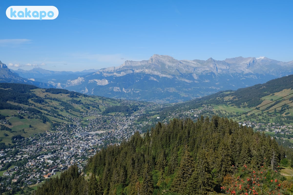 Off-piste + avalanche risk in Megève, France — Kakapo travel safety guide