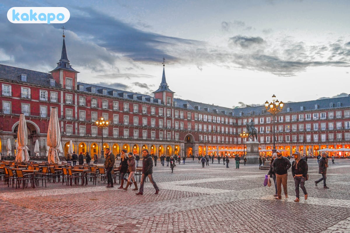 The Madrid Metro — quick orientation in Madrid, Spain — Kakapo travel safety guide