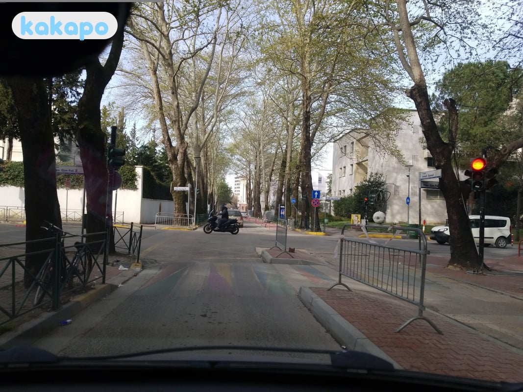 Traffic and crossing the street in Tirana, Albania — Kakapo travel safety guide