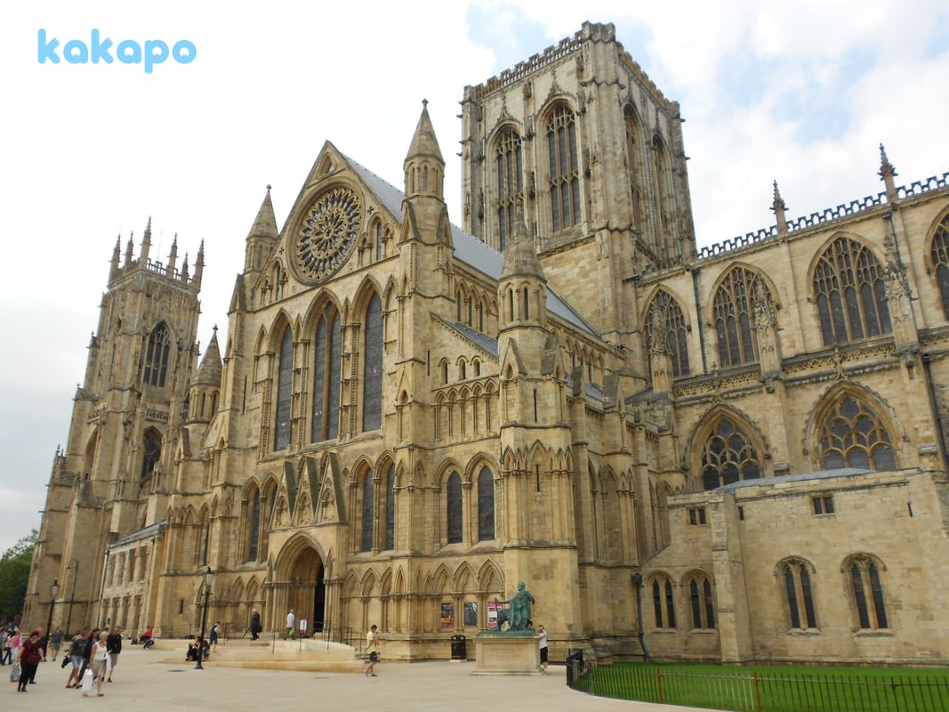 The Shambles — pickpockets and crowd density in York, United Kingdom — Kakapo travel safety guide