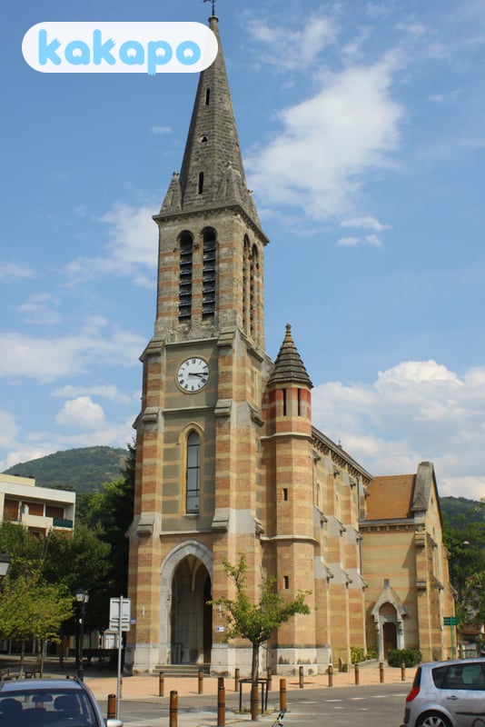 トラム、バス、およびA480 in Eybens, France — Kakapo旅行安全ガイド